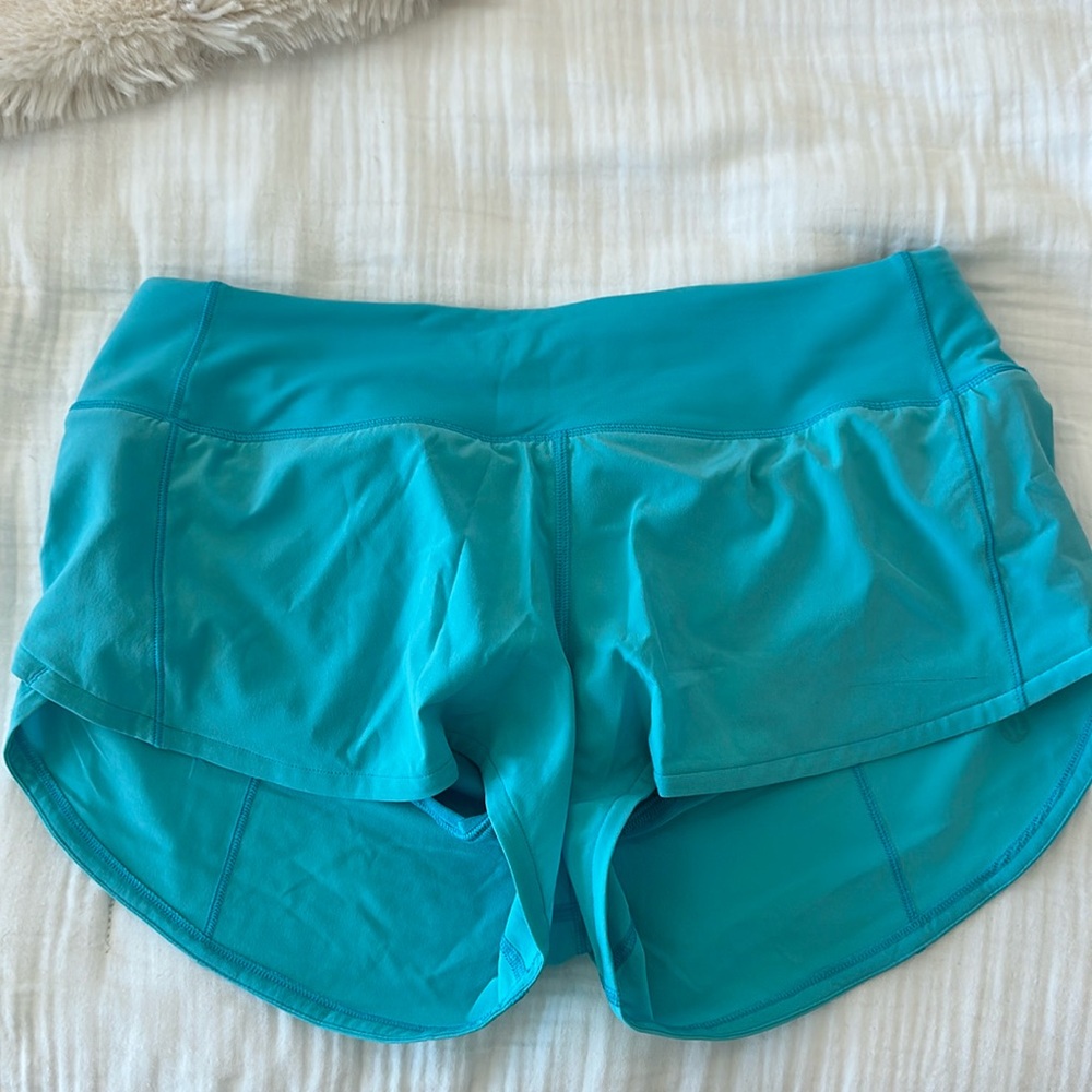 Lululemon Speed Up 2.5 Short!!